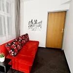 V38 Hostel *