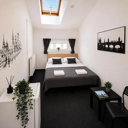 Hostal V38