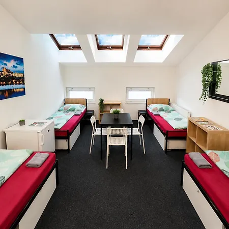 Hostal V38 Praga