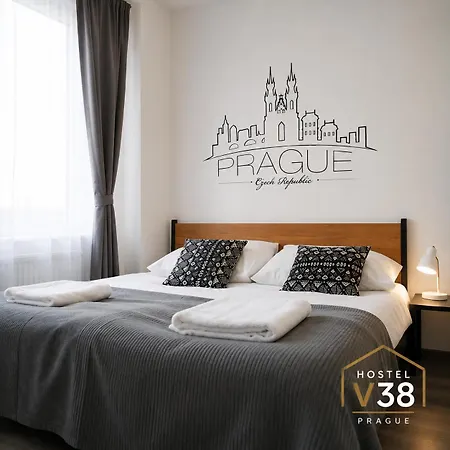 V38 Hostal *