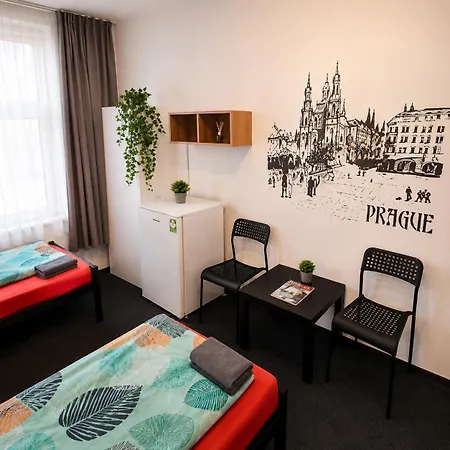 V38 Hostal Praga