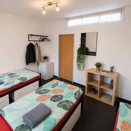 Hostal V38 *